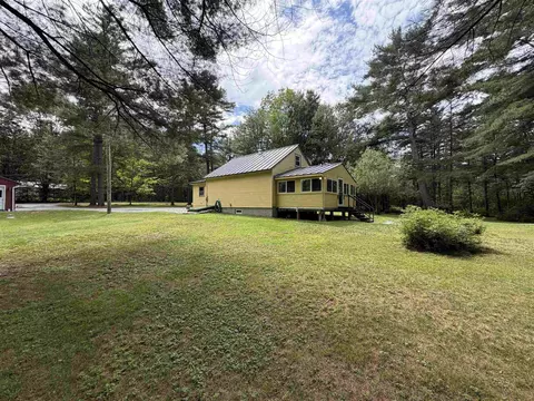 Exterior - 258 Maple St, Newport, NH 03773 photo 4 of 15
