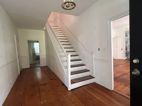 Entry Way - 95 North Rd, Walpole, NH 03608 photo 2 of 7