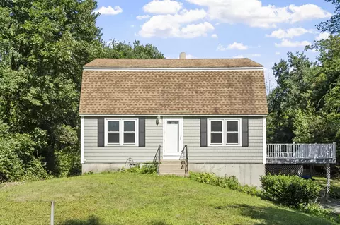 4 Maureen Cir, Londonderry, NH 03053