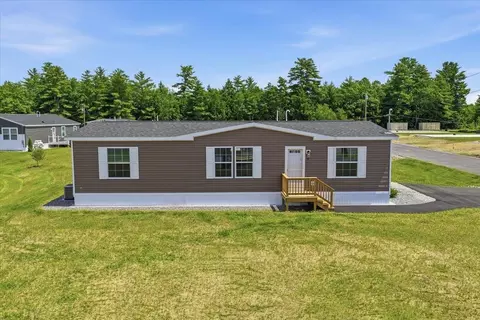 4 Wentworth Ave, Tilton, NH 03276
