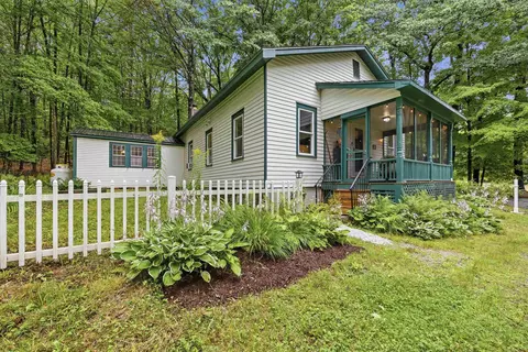 13 Harvey Rd, Sutton, NH 03260