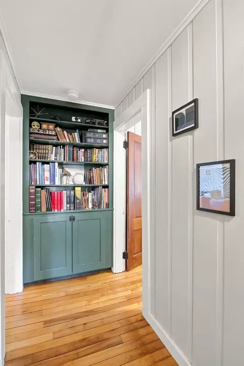Entry Way - 13 Harvey Rd, Sutton, NH 03260 photo 3 of 5