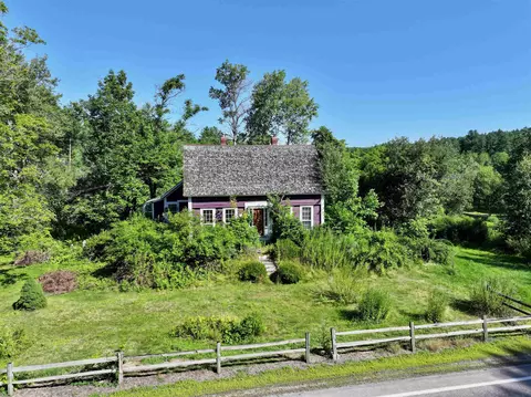 225 Concord Stage Rd, Weare, NH 03281