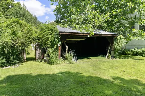 Exterior - 4 Signal Pine Rd, Putney, VT 05346 photo 4 of 12
