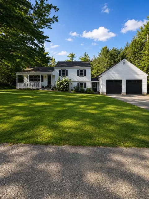 30 Tanglewood Dr, Newton, NH 03858