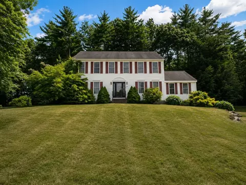 25 Jessica Dr, Merrimack, NH 03054