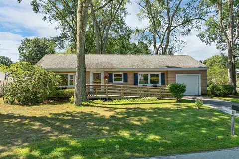 9 Bond St, Hudson, NH 03051