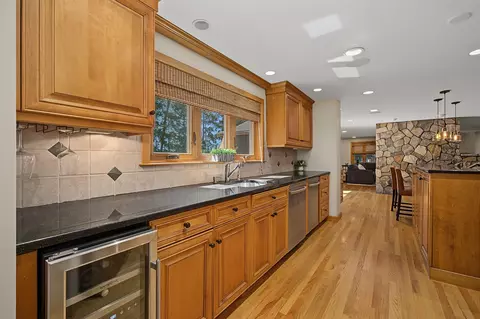 Kitchen - 17 Galway Rd, Windham, NH 03087 photo 6 of 10