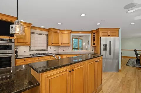 Kitchen - 17 Galway Rd, Windham, NH 03087 photo 10 of 10