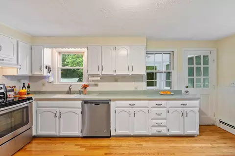 Kitchen - 28 Brady Ave, Derry, NH 03038 photo 2 of 5