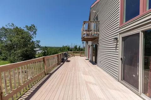 Exterior - 150 Merrimack St, Hooksett, NH 03106 photo 4 of 14