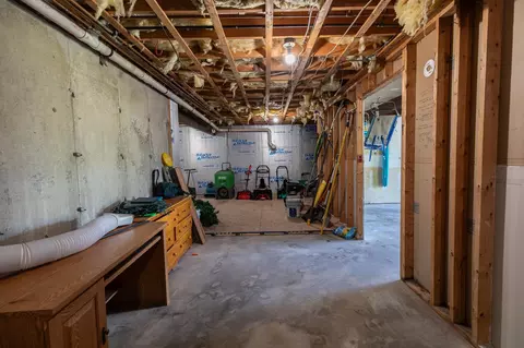 Entry Way - 150 Merrimack St, Hooksett, NH 03106 photo 2 of 2