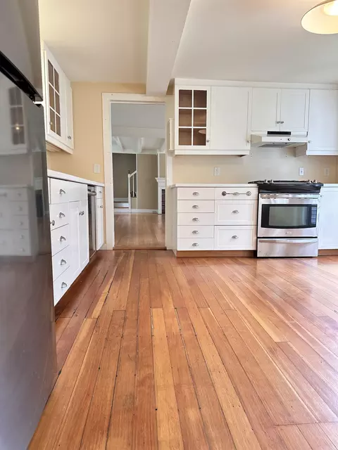Kitchen - 7 Cross St, Newfane, VT 05345 photo 1 of 8