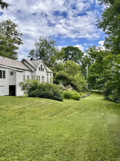 Exterior - 7 Cross St, Newfane, VT 05345 photo 7 of 16