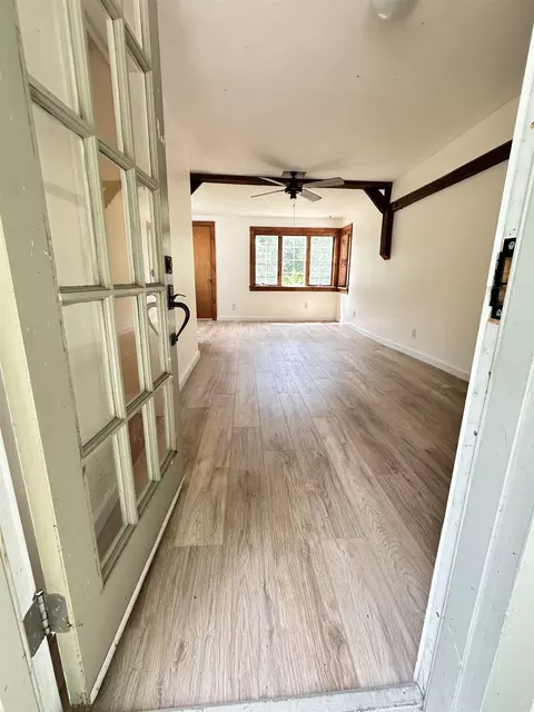 Entry Way - 7 Cross St, Newfane, VT 05345 photo 2 of 3