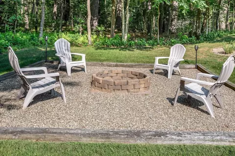 Exterior - 83 Jericho Rd, Pelham, NH 03076 photo 7 of 8