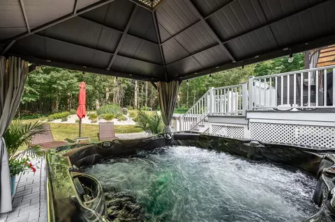 Exterior - 83 Jericho Rd, Pelham, NH 03076 photo 5 of 8
