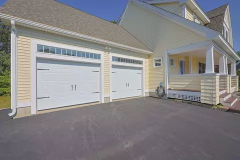 Exterior - 10 Hilliard Dr, Hampton, NH 03842 photo 4 of 4