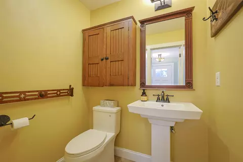 Bath - 10 Hilliard Dr, Hampton, NH 03842 photo 3 of 6