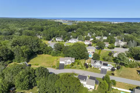 View/Area - 10 Hilliard Dr, Hampton, NH 03842 photo 4 of 6