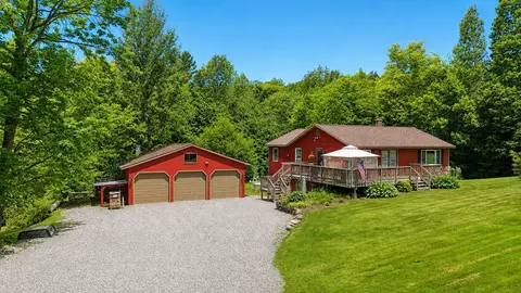 2016 Hinman Settler Rd, Derby, VT 05829