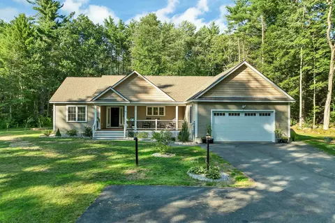 16 Regency Ct, Rochester, NH 03867