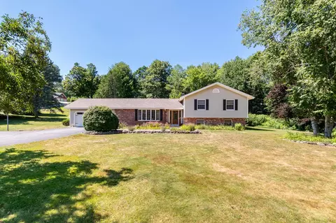 4 Fairway Heights Rd, Center Harbor, NH 03226