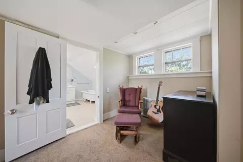 Entry Way - 45 Oak St, Dover, NH 03820 photo 3 of 5