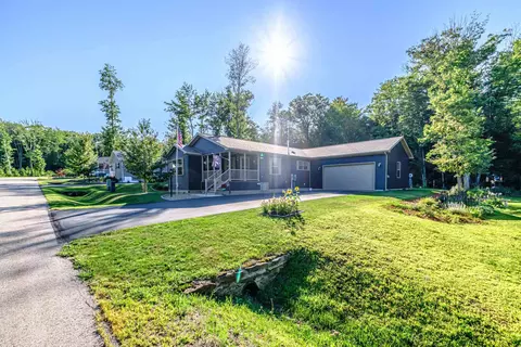 58 Big Bear Rd, Rochester, NH 03868