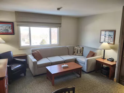 Living - 228 E Mountain Rd #L GRAND HOTEL 169/171 I (PAS, Killington, VT 05751 photo 7 of 10