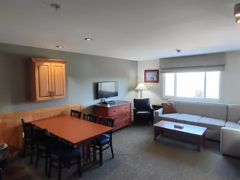 Living - 228 E Mountain Rd #L GRAND HOTEL 169/171 I (PAS, Killington, VT 05751 photo 4 of 10