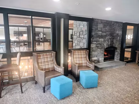 Living - 228 E Mountain Rd #L GRAND HOTEL 169/171 I (PAS, Killington, VT 05751 photo 10 of 10