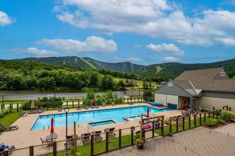 Exterior - 228 E Mountain Rd #L GRAND HOTEL 169/171 I (PAS, Killington, VT 05751 photo 2 of 7