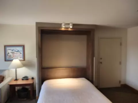 Bedroom - 228 E Mountain Rd #L GRAND HOTEL 169/171 I (PAS, Killington, VT 05751 photo 2 of 4