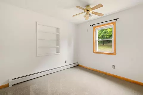 Bedroom - 207 Lee River Rd, Jericho, VT 05465 photo 4 of 5