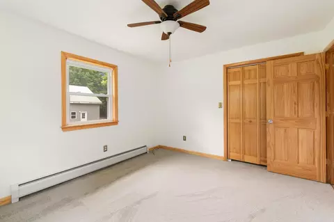 Bedroom - 207 Lee River Rd, Jericho, VT 05465 photo 3 of 5