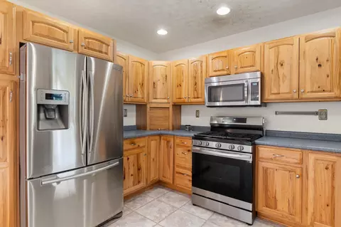 Kitchen - 207 Lee River Rd, Jericho, VT 05465 photo 3 of 3