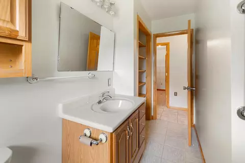 Bath - 207 Lee River Rd, Jericho, VT 05465 photo 2 of 2