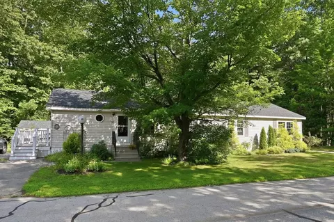 32 Hawaii Ln, Rochester, NH 03867