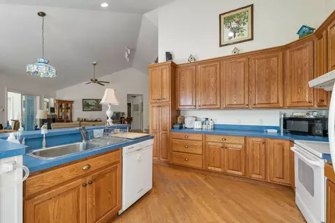 Kitchen - 25 Upper Trask Mountain Rd, Wolfeboro, NH 03894 photo 1 of 2
