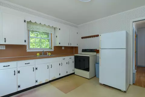 Kitchen - 32 Mark St, Springfield, VT 05156 photo 2 of 3