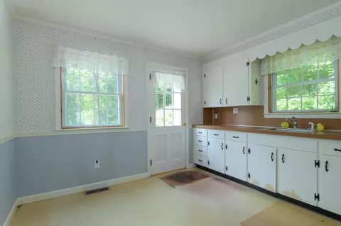 Kitchen - 32 Mark St, Springfield, VT 05156 photo 1 of 3