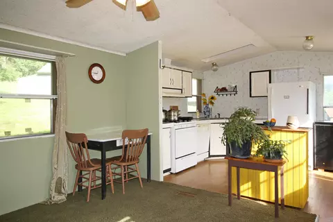 41 Maple St, Brandon, VT 05733 photo 8