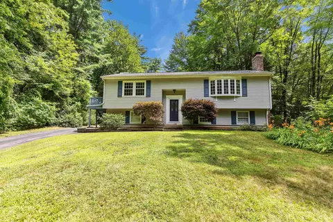 6 Sybil Ln, Litchfield, NH 03052