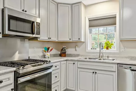 Kitchen - 38 Boone Dr, Highgate, VT 05459 photo 2 of 4