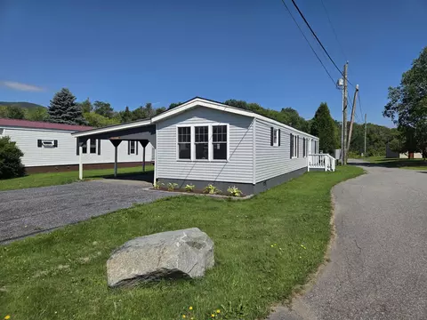15 Cedar St, Colebrook, NH 03576