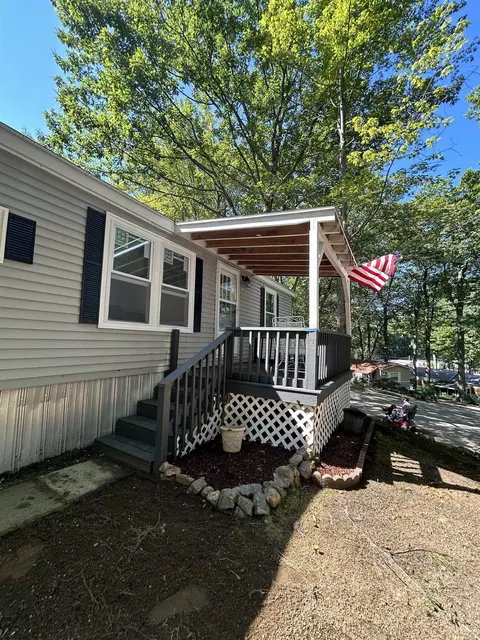 9 Sargents Pl #23, Gilford, NH 03249