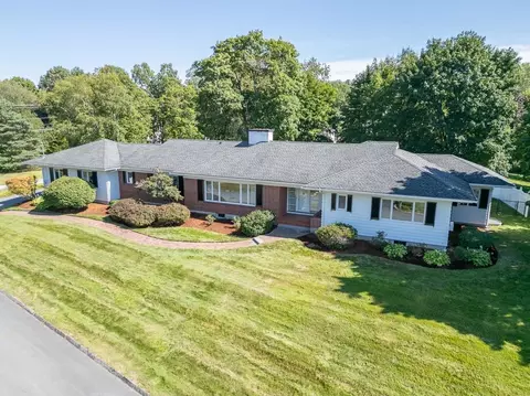 14 Chelsea Ct, Nashua, NH 03062