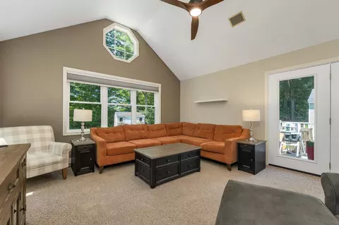 Living - 6 Putney Ave, Concord, NH 03301 photo 2 of 4
