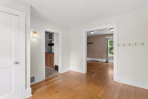 Entry Way - 32 Alice Ave, Hooksett, NH 03106 photo 1 of 5
